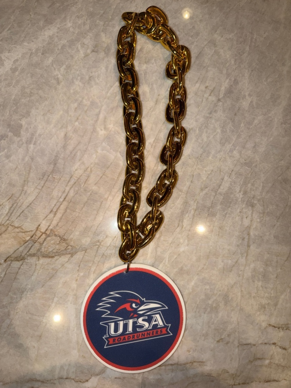 FanFave UTSA Roadrunners Gold Fan Chain Pendant Necklace